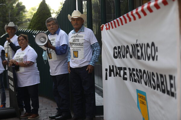 Mexicanos protestan contra minera por 8 años de impunidad tras derrame tóxico - MarketData