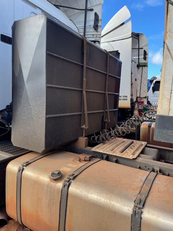 Incautan camiones con tanques presuntamente modificados