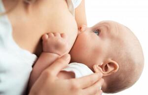 Especialistas recuerdan la importancia de la lactancia materna