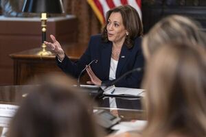 Kamala Harris estudia con legisladoras latinas cómo proteger el aborto - Mundo - ABC Color