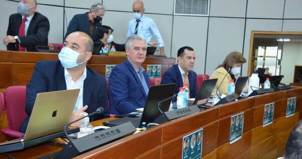 La Nación / Suman senadores de varias bancadas que ya no buscarán el “rekutu” para el periodo 2023 - 2028
