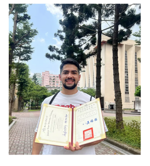 Tras 5 años de estudio en Taiwán, vuelve joven a su ciudad