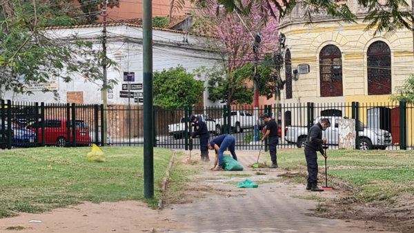 Plazas del microcentro: Municipalidad insiste en "padrinazgo" y rechaza la concesión al Congreso
