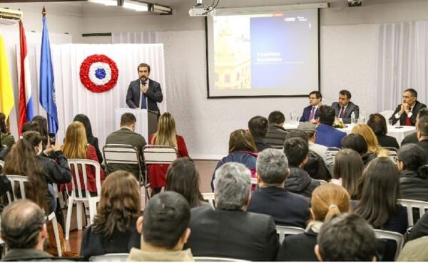 Paraguay sigue siendo el menos endeudado, justifica Hacienda - Economía - ABC Color