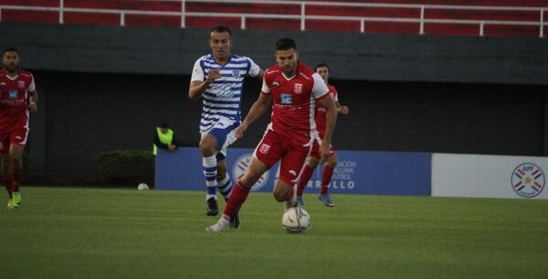 División Intermedia: El “Rojo” y el “Gallo” no se sacaron ventaja - Fútbol - ABC Color