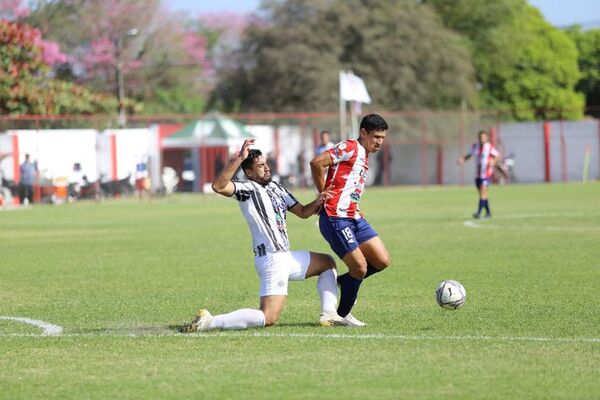 El líder de la Primera C deja los puntos en casa - Fútbol - ABC Color