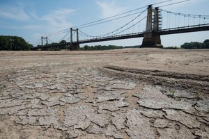 Francia y España restringen consumo de agua debido a la sequía | 1000 Noticias