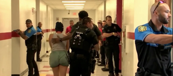 Diario HOY | Disparos, gritos, sangre falsa: así se prepara la policía de Miami para un tiroteo escolar