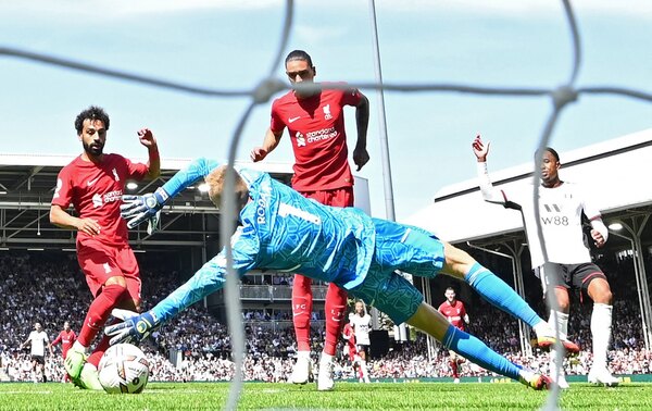 Liverpool empata raspando ante el sorprendente Fulham