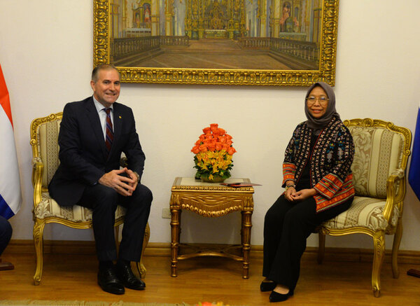 Canciller y embajadora de Indonesia abordaron temas económicos-comerciales - .::Agencia IP::.