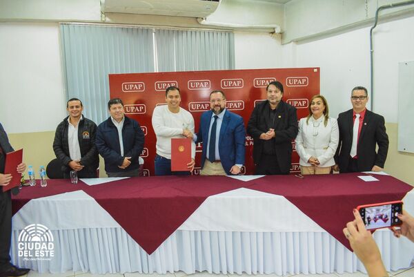 Municipalidad de CDE y UPAP renuevan convenio - La Clave