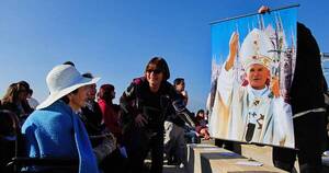 La Nación / Reliquia de San Juan Pablo II será venerada en la Catedral de Asunción y en la Basílica de Caacupé