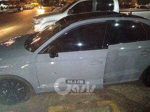 Lujoso automóvil de un brasileño fue rociado de bala frente a Casino en Pedro Juan