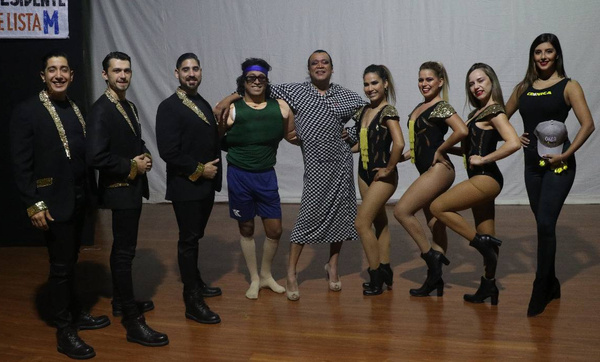Crónica / [GALERÍA] Crónica marcó avei presencia en estreno de "Las Karashans"