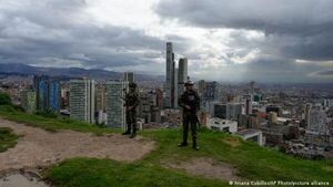 Fuerzas del orden blindan Bogotá para investidura de Petro