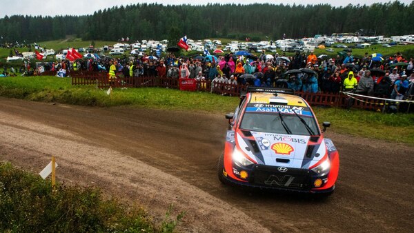 Sin complicarse Tänak se acerca a la victoria en Finlandia