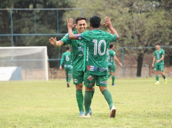 Tarde de triunfos en la Primera B - APF