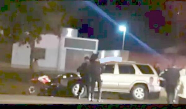 Crónica / Motoca sufrió terrible muerte: Quedó arriba del techo de una camioneta