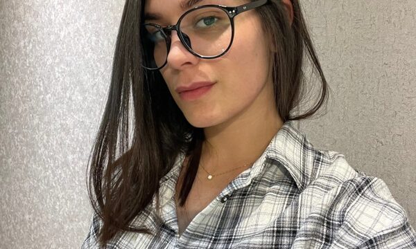 Las calientes opiniones sexuales de Fabi Martínez (VIDEO)