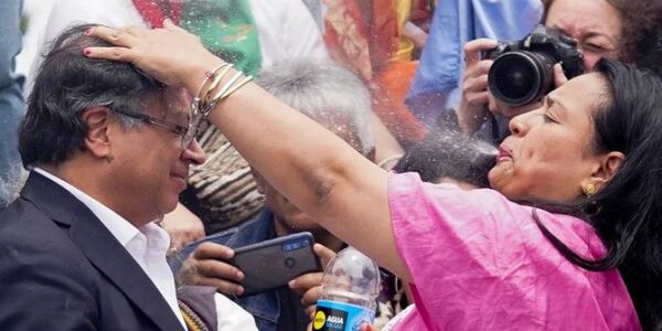 Gustavo Petro asumirá hoy como primer presidente de izquierda en Colombia