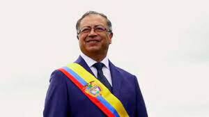 Gustavo Petro jura como presidente de Colombia