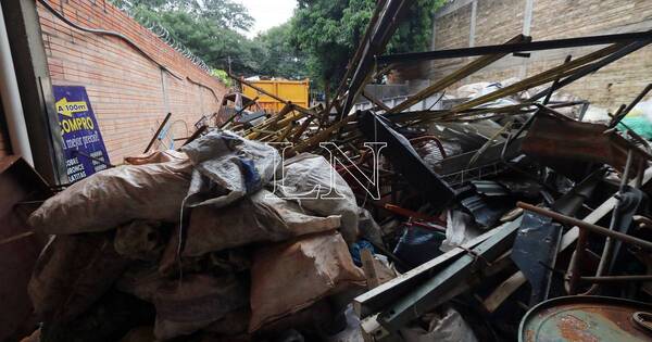 La Nación / Bajante de río también afecta a recicladores locales mediante una menor paga de exportadores