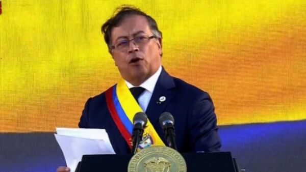 Gustavo Petro asume como nuevo presidente de Colombia - El Independiente