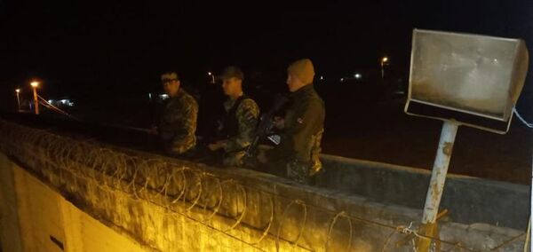 Refuerzan seguridad en el Cereso de Itapúa ante fuga en Misiones - Nacionales - ABC Color