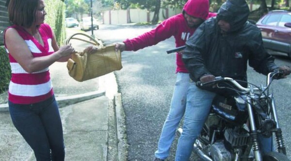 ¿Qué famosa quiere “pasarles encima” a los motochorros?