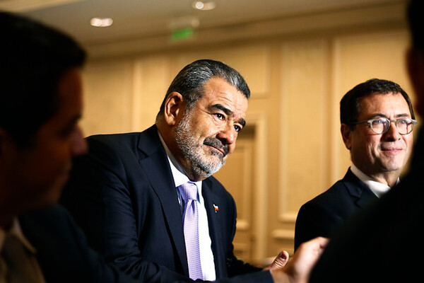 Grupo Luksic toma medidas ante la situación de Cartes