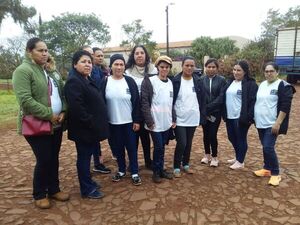 Cocineras de escuelas hacen un paro por mejores condiciones salariales y laborales - Radio Imperio