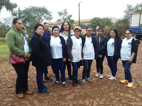 Cocineras de escuelas hacen un paro por mejores condiciones salariales y laborales - Radio Imperio