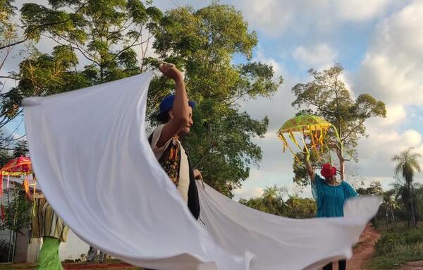 Elenco teatral de Areguá presenta su obra ambiental "Premio o Ganancia"