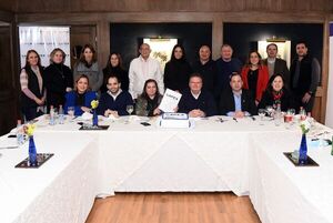 Apoyo a despachantes - Aniversario Asociación Paraguaya de Estudios Aduaneros - ABC Color