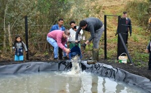 Entregan 400 peces a nativos de Hernandarias