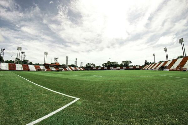 “Contra Olimpia y Cerro Porteño jugamos en el Ka’arendy” - General Caballero JLM - ABC Color