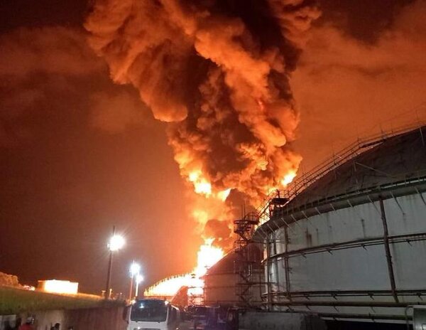 Cuba: incendio tras explosión en depósitos de combustible sigue sin ser controlado | 1000 Noticias