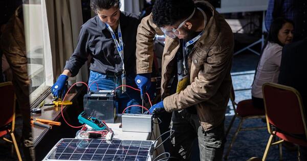 Capacitan a técnicos para instalar equipos de energía solar fotovoltaica