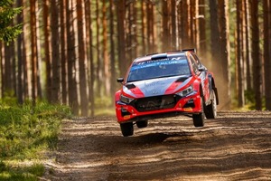 Zaldívar finalizó cuarto en el Rally de Finlandia