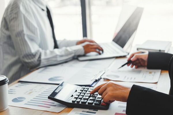 Déficit fiscal llega a USD 385 millones y 0,9% del PIB en julio del 2022 - MarketData