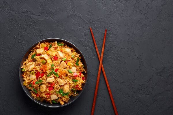 Platazo asiático para lucirte en la cena: arroz frito - Gastronomía - ABC Color