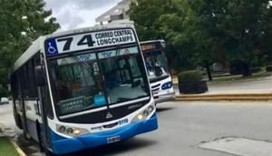 Viral: chofer de bus crea grupo de Whatsapp para avisar a pasajeros el recorrido