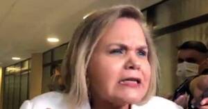 La Nación / Senadora oficialista “incurrió en ilegalidad”, afirma constitucionalista