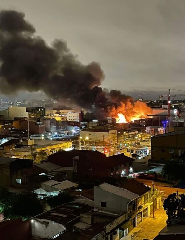 El Mercado 4 otra vez al borde de la tragedia - Radio Imperio