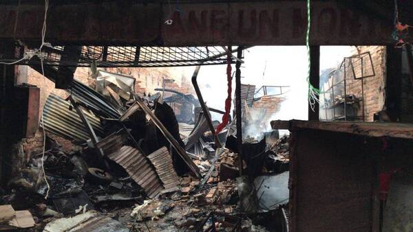 Diario HOY | Mercado 4: controlan incendio de grandes proporciones