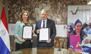 Acuerdan regularizar tierras de beneficiarios de la reforma agraria asentados en comunidades campesinas e indígenas - .::Agencia IP::.
