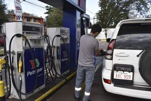Precio de combustibles debería bajar más con la reposición de stock, dicen - Radio Imperio