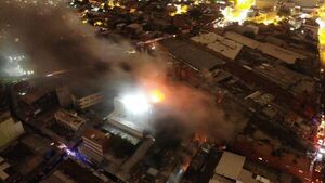 Mercado 4: Incendio consumió la Feria Aragón