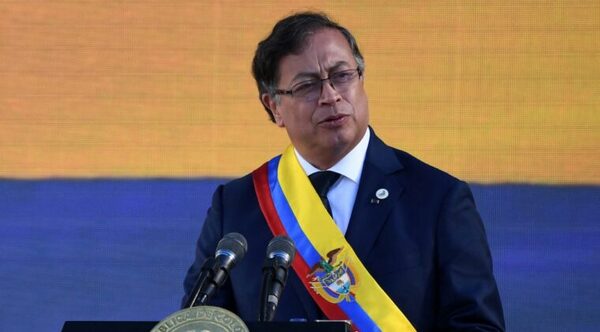 Petro envía proyecto de ley para que los ricos de Colombia paguen más impuestos