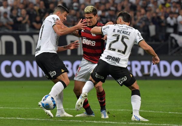 Diario HOY | Flamengo recibe a Corinthians con un pie en las semifinales